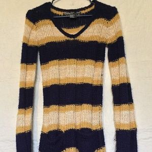 Yellow/blue knit sweater